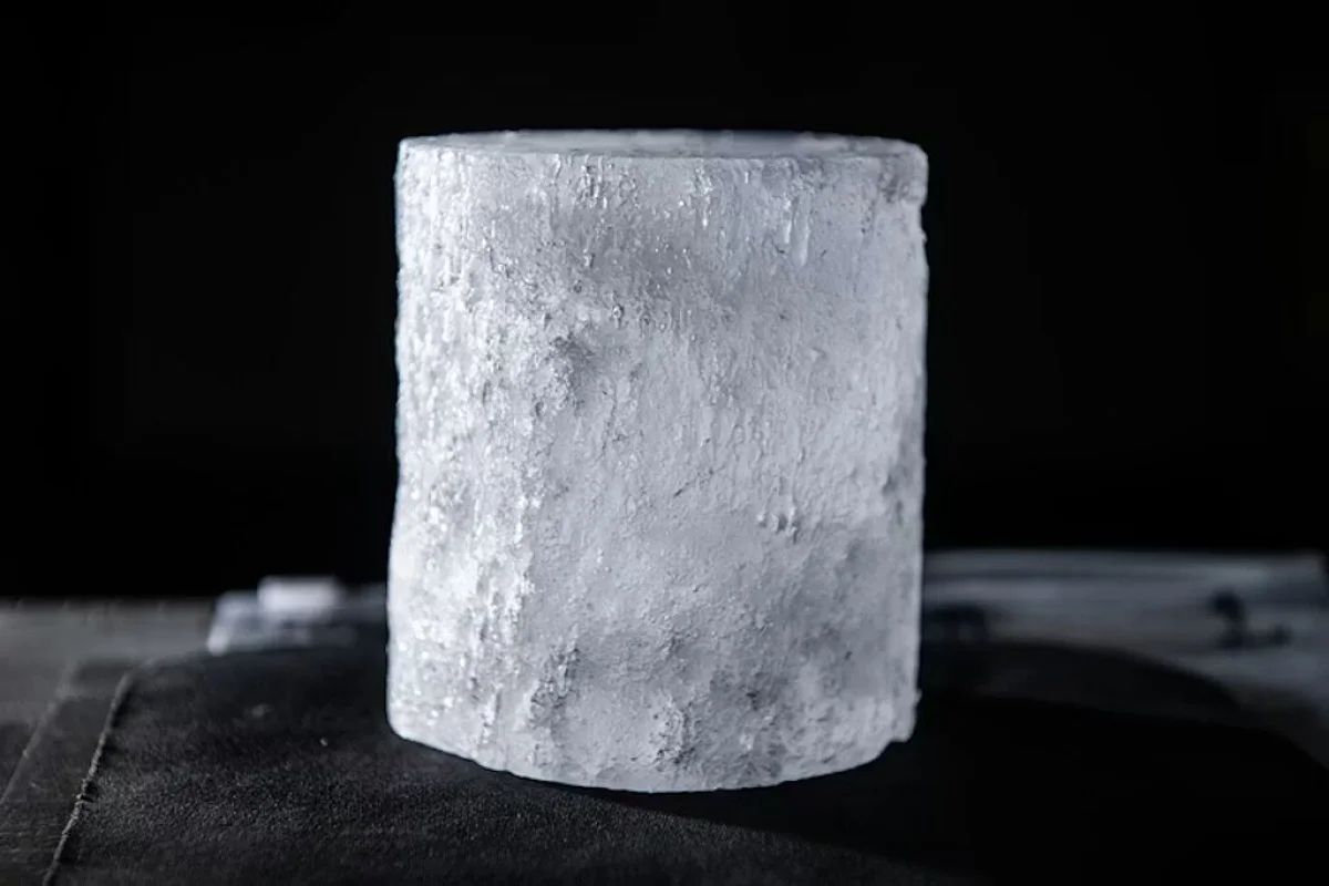 Stardust trapped in Antarctic ice reveals tens of thousands of years of solar system's past