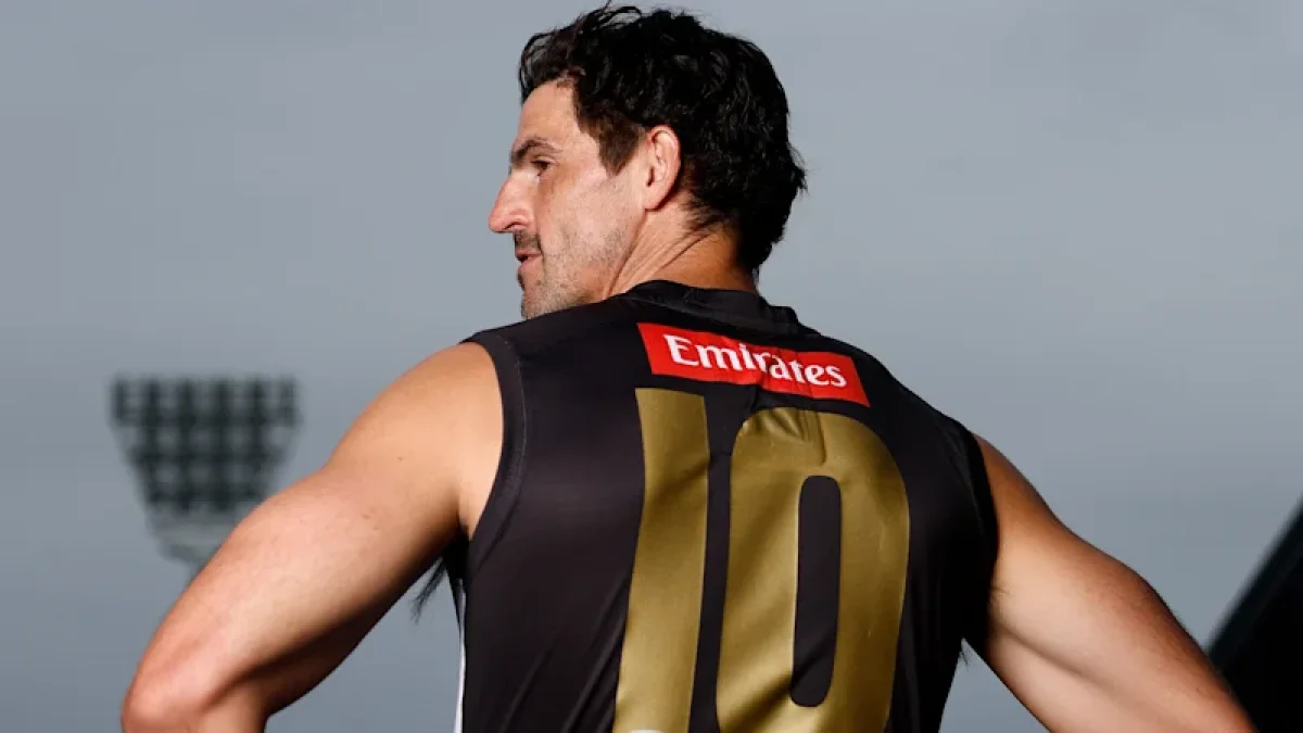 AFL Saturday LIVE: ‘Scott Pendlebury Day’ swings into action; Patrons warned about train disruptions