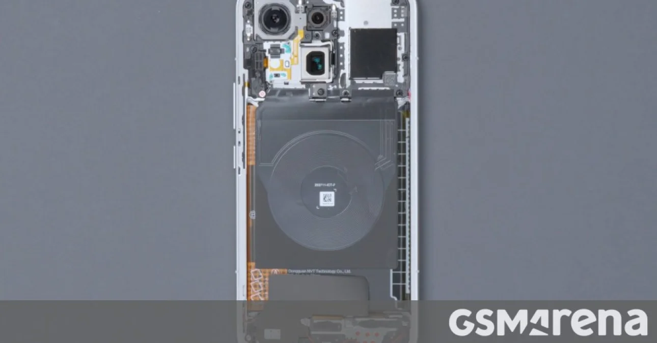 Xiaomi 17 Max gets disassembled on video
